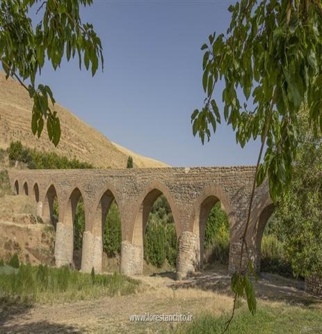 شروع عملیات اجرای راه دسترسی پل قلعه حاتم بروجرد