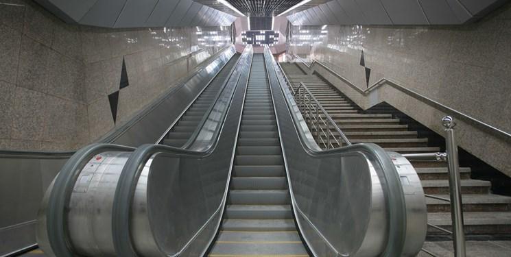 استفاده از پله برقی های ساخت داخل در ایستگاه های خط 7 مترو تهران