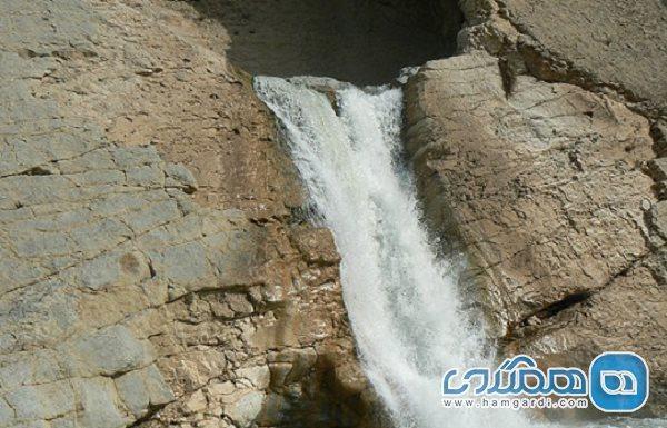 آبشار ابوالفارس یکی از جاذبه های طبیعی استان خوزستان است