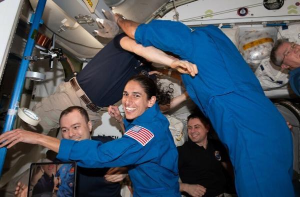 فضانوردان Crew، 6 به زمین باز می گردند!